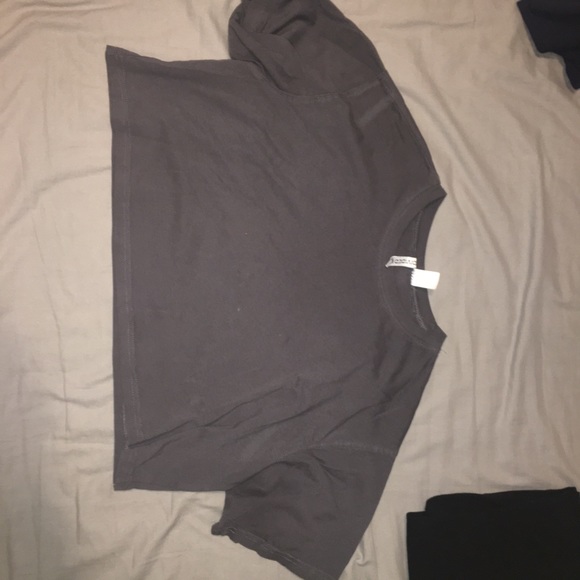 CROP TOP BUNDLE 4 - Picture 3 of 4